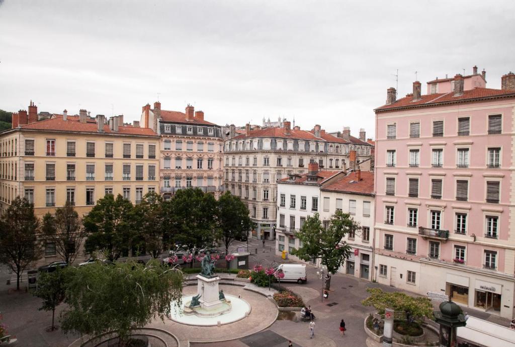 Nespecifikovaný výhled na destinaci Lyon nebo výhled na město při pohledu z hotelu