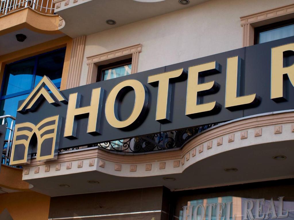 Certifikát, hodnocení, plakát nebo jiný dokument vystavený v ubytování Hotel Real