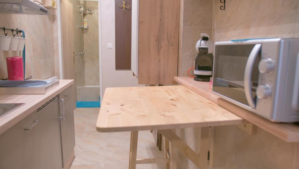 A kitchen or kitchenette at Minnie Mouse