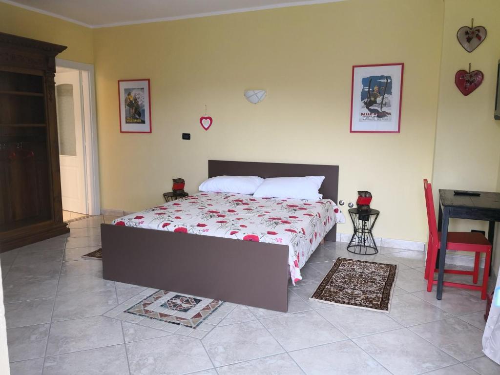 Postel nebo postele na pokoji v ubytování Leo home