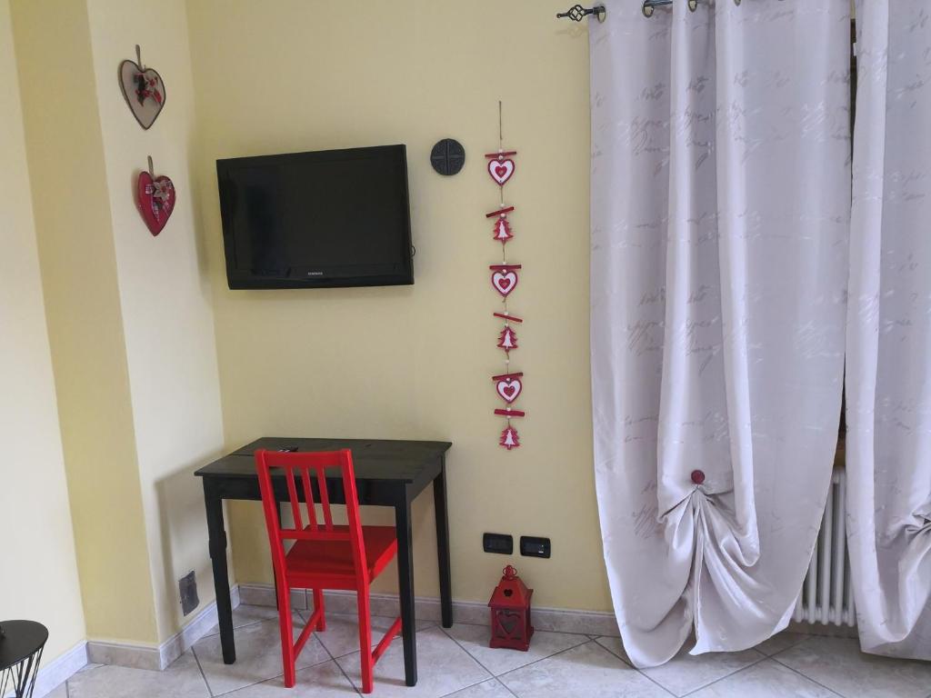 TV a/nebo společenská místnost v ubytování Leo home