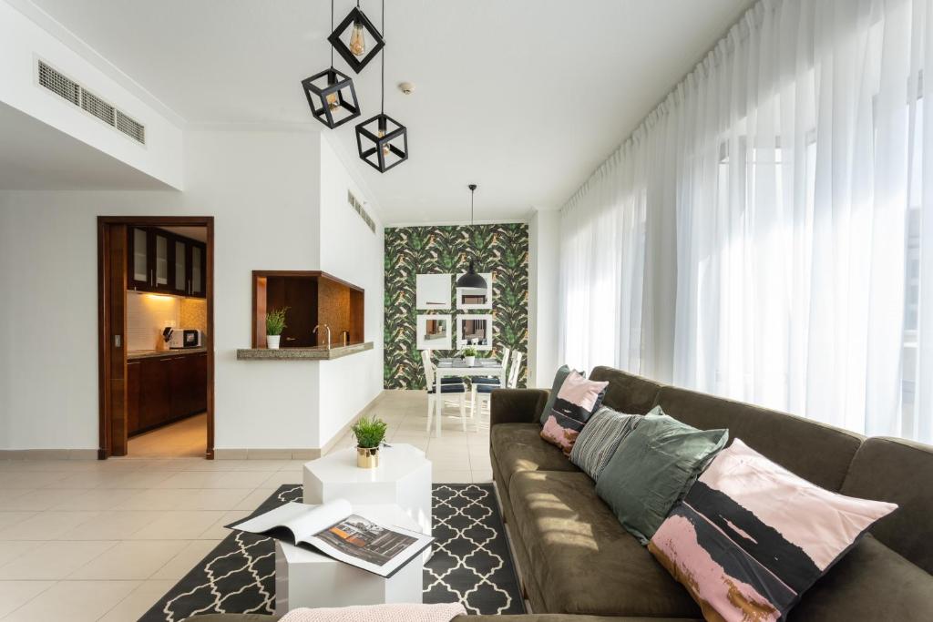Apartment One Perfect Stay - South Ridge, Dubai, UAE - Booking.com