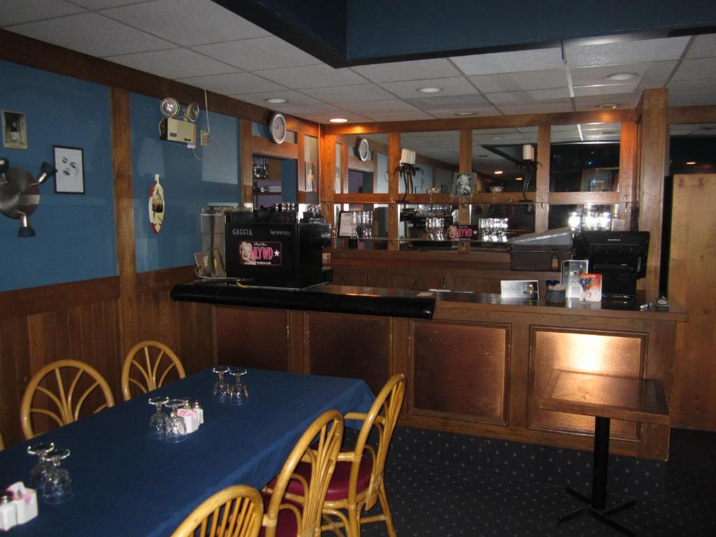 Lounge nebo bar v ubytování Wells Gray Inn