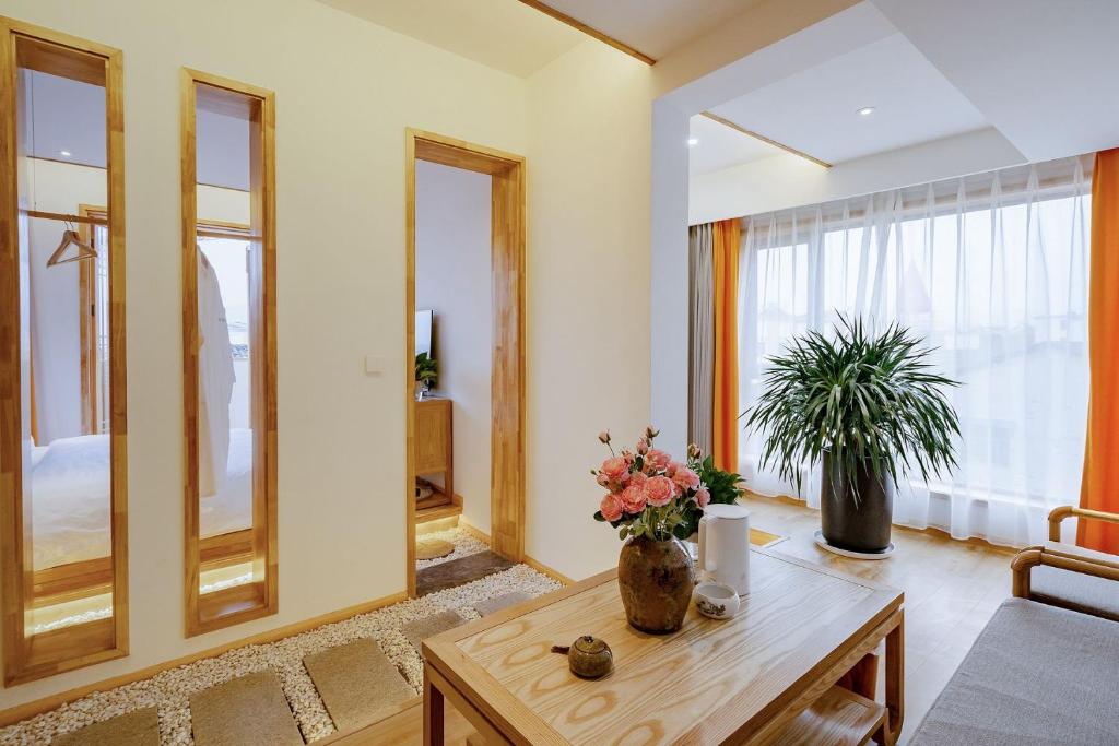 Su Xin Resort Inn - King Room With Mountain View