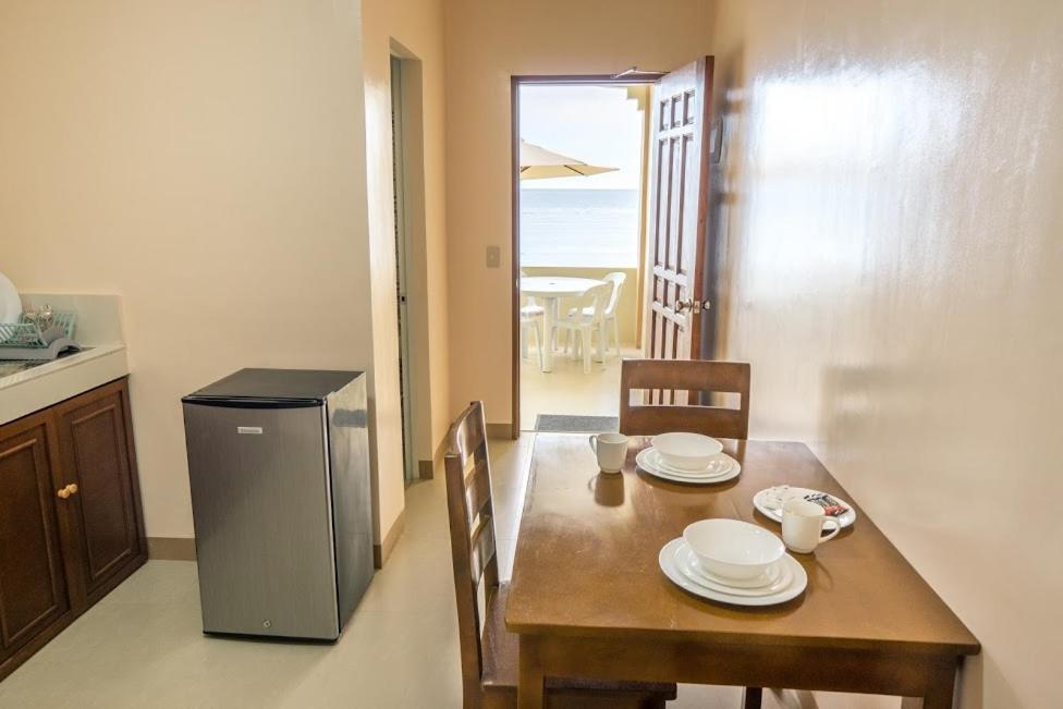 Kuchyň nebo kuchyňský kout v ubytování Kellocks' Seaview Apartelle
