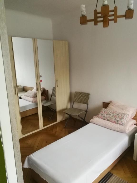 Posteľ alebo postele v izbe v ubytovaní Hostel Tolek