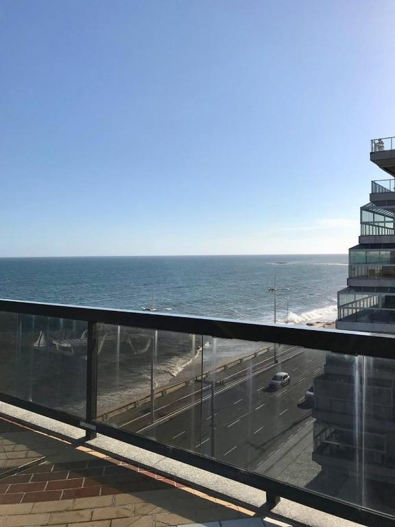  Flat Vista Mar em Ótima Localização na Pituba