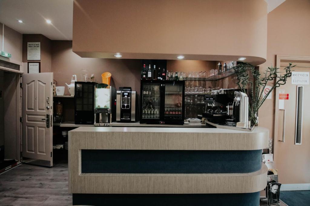 Lounge nebo bar v ubytování Hôtel Cecyl Reims Centre