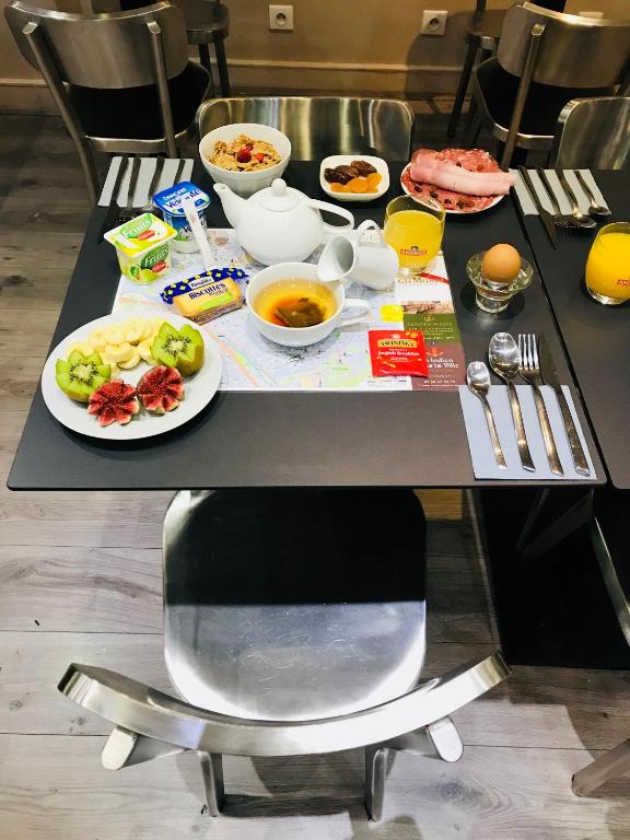 Jídlo v hotelu nebo okolí