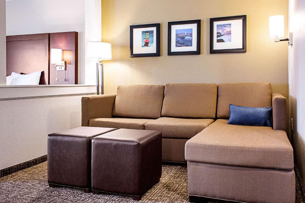 Istumisnurk majutusasutuses Comfort Inn & Suites Niagara Falls Blvd USA