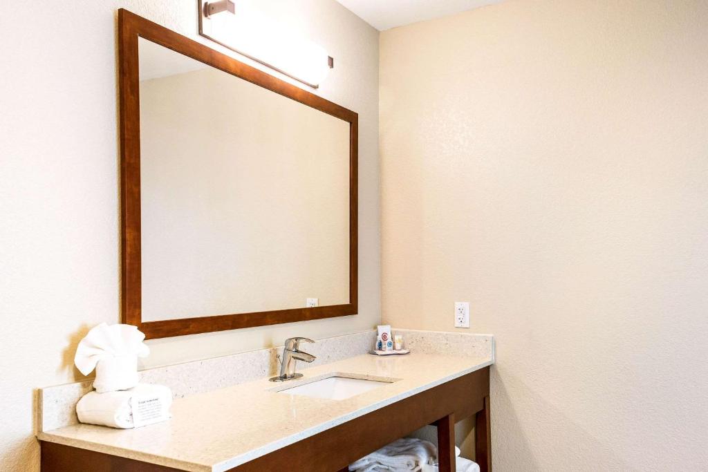 Foto sihtkohas Niagara Falls asuva majutusasutuse Comfort Inn & Suites Niagara Falls Blvd USA galeriist