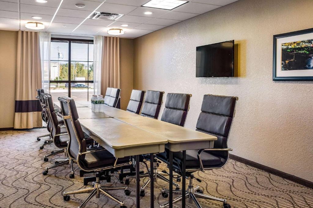 Ärikülastajate ala ja/või konverentsiruum majutusasutuses Comfort Inn & Suites Niagara Falls Blvd USA
