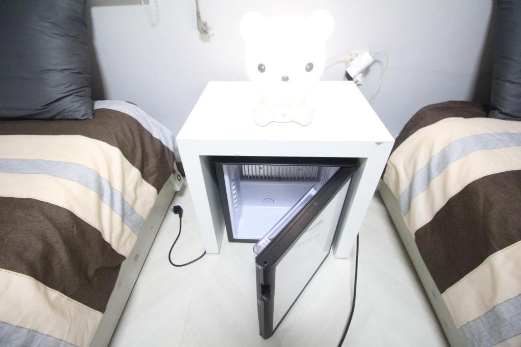TV a/nebo společenská místnost v ubytování 24Guesthouse Seomyeon