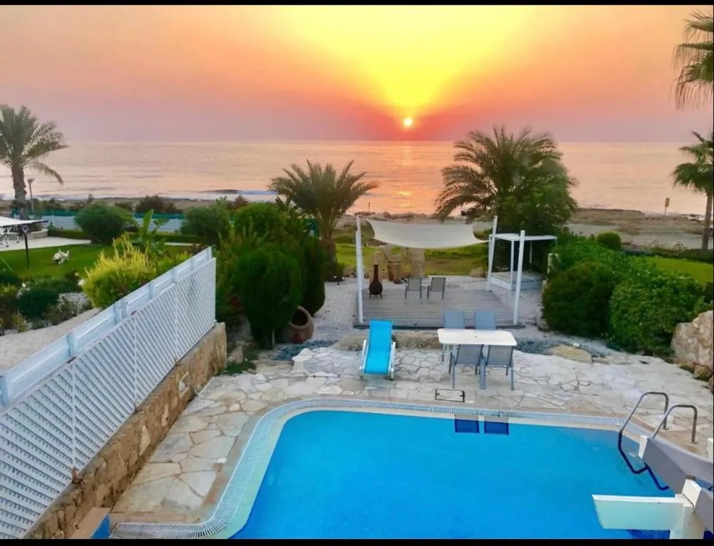 34 beach villa, Paphos, Cipru