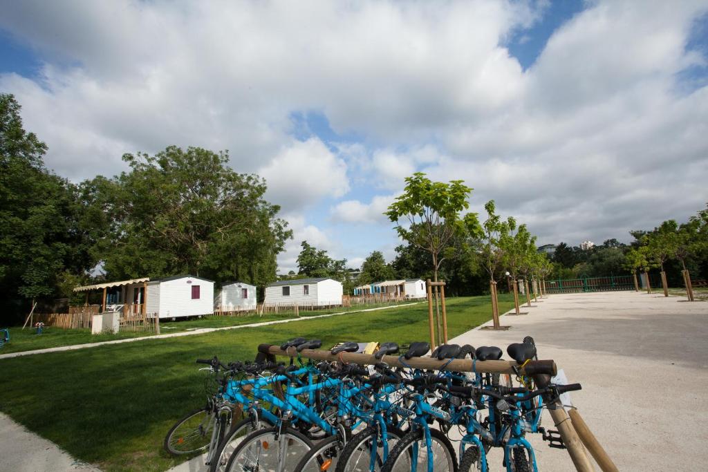 Jízda na kole v ubytování Camping Paris-Est nebo okolí