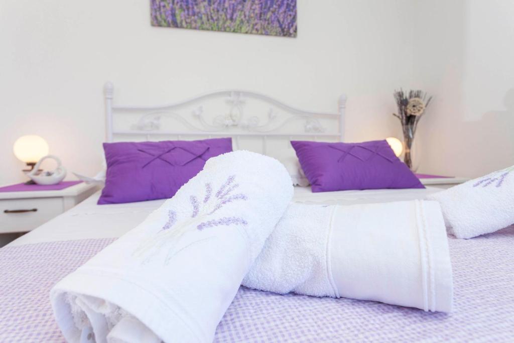 Posteľ alebo postele v izbe v ubytovaní Holiday home Lavanda Grubisic Tucepi