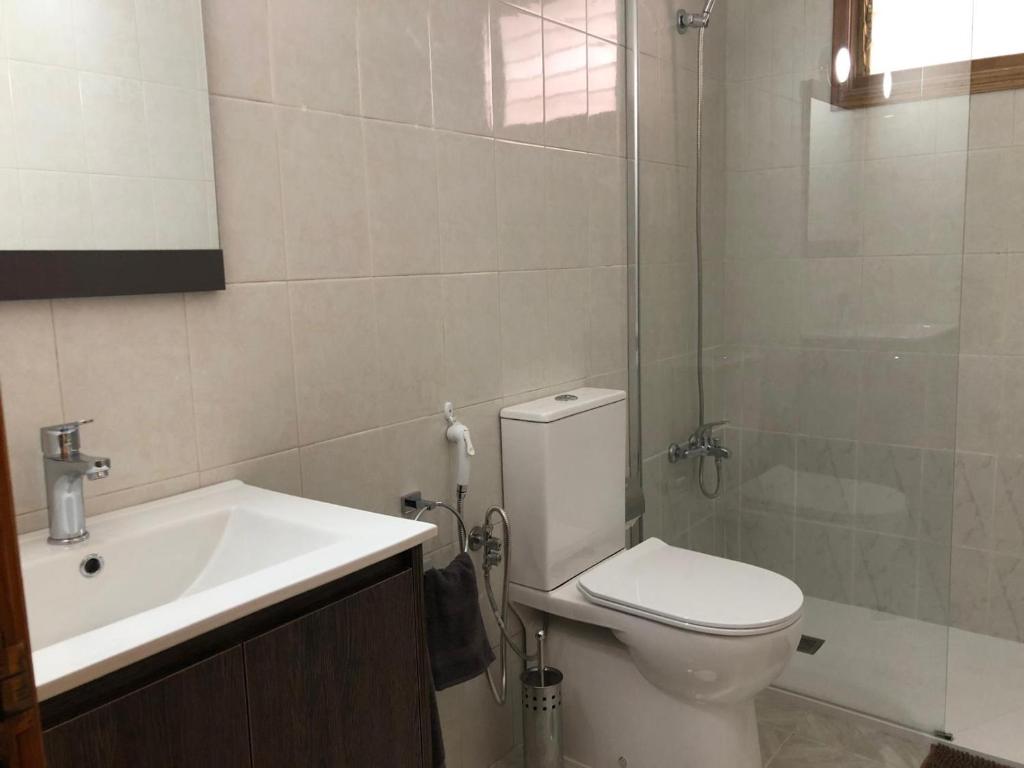 Koupelna v ubytování TABLERO 301, FANTÁSTICO APTO 6 pax , cerca PLAYA INGLÉS