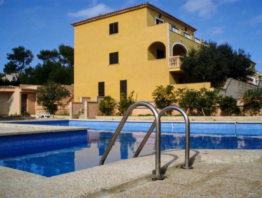 Бассейн в Cala Mesquida или поблизости