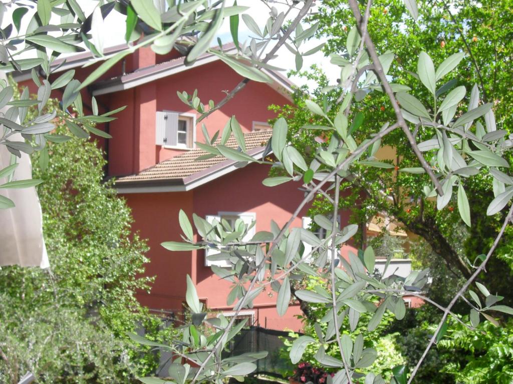 Κήπος έξω από το Villa Barovier Apartments