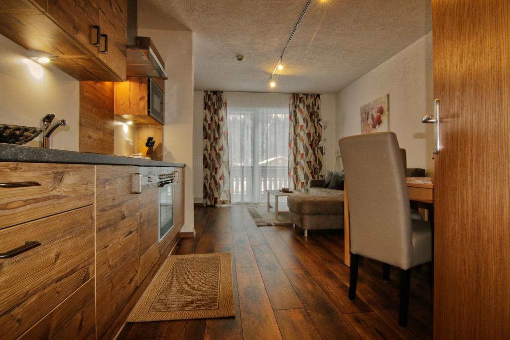 Kuchyň nebo kuchyňský kout v ubytování Haus Scheiber