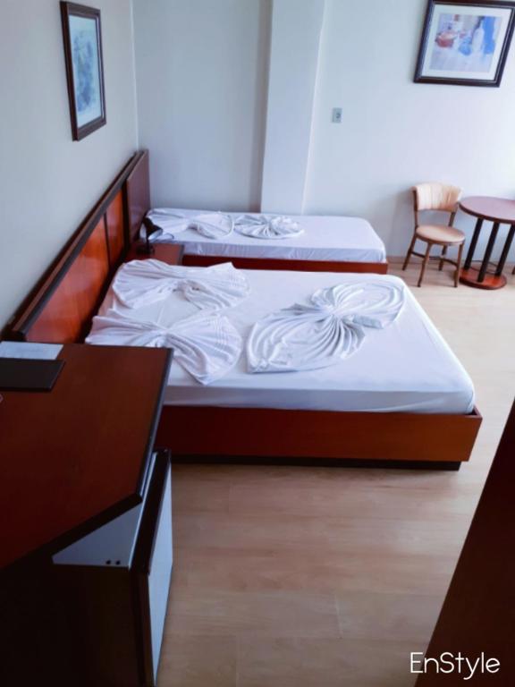  Geneviee Palace Hotel