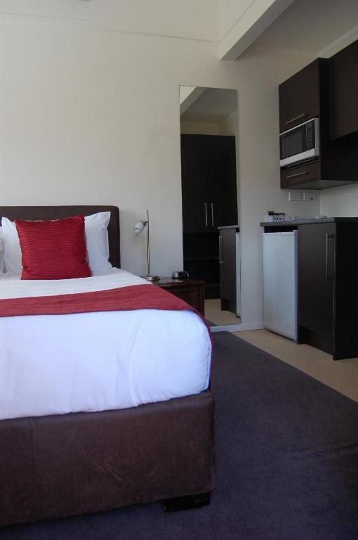 At Eden Park Motel - Resim 42