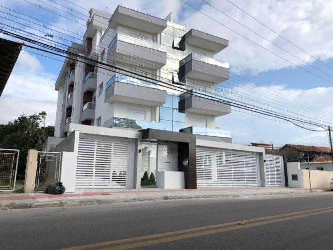  Santinho Beach Residence