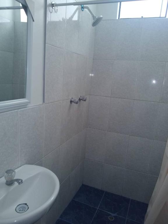 Hospedaje Golden Inn