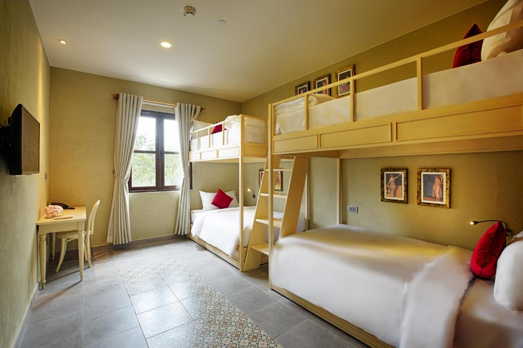 Family Room with Four Bunk Beds