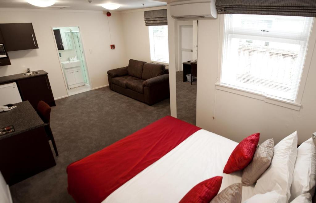 At Eden Park Motel - Resim 29