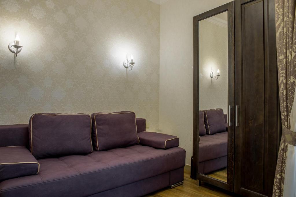 Mini Hotel Barvy Lvova on Hnatyuka St. - Twin Room With Balcony