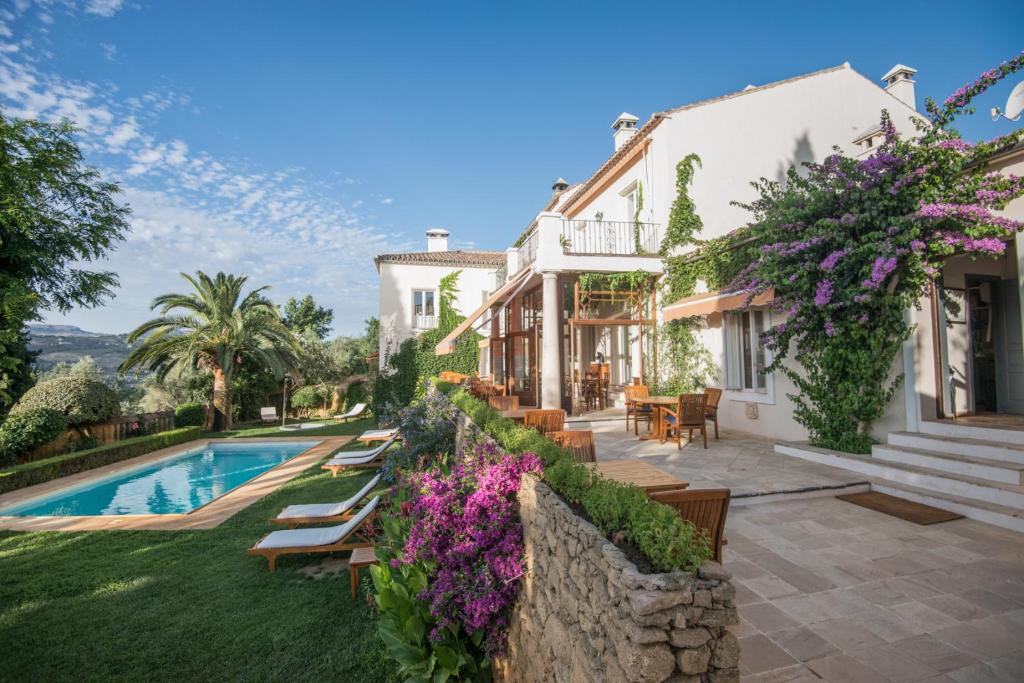 Villa con piscina y casa en Hotel La Fuente de la Higuera, en Ronda