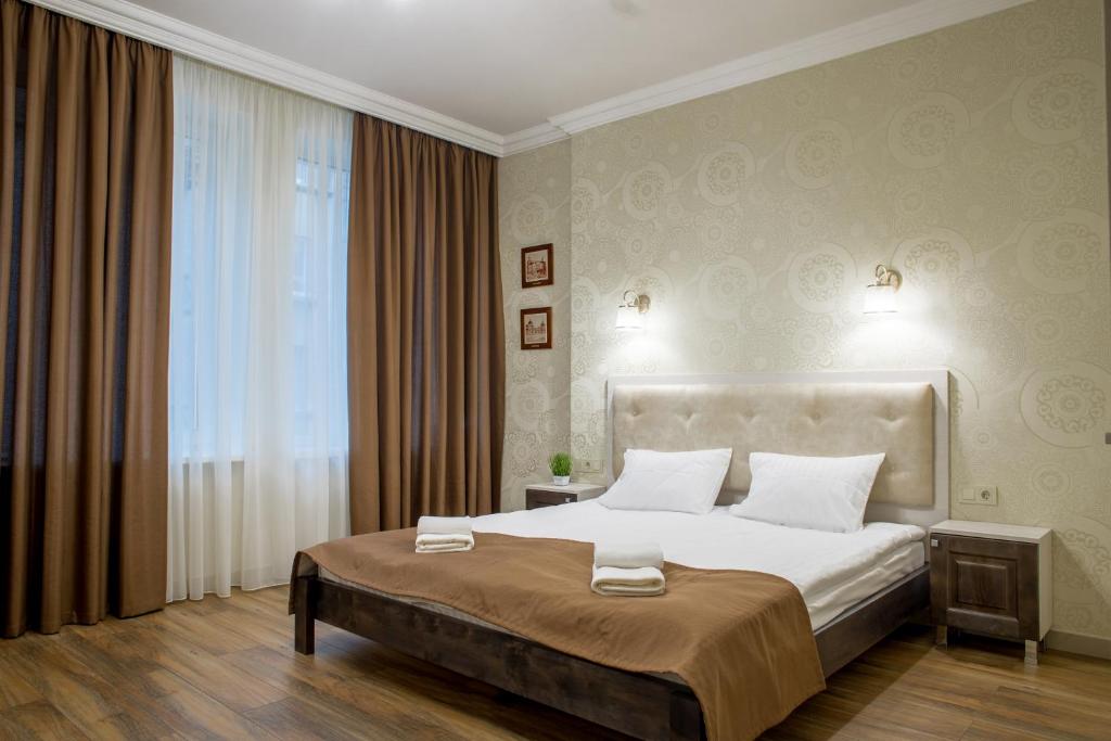 Mini Hotel Barvy Lvova on Hnatyuka St. - Deluxe Double Room With Bath
