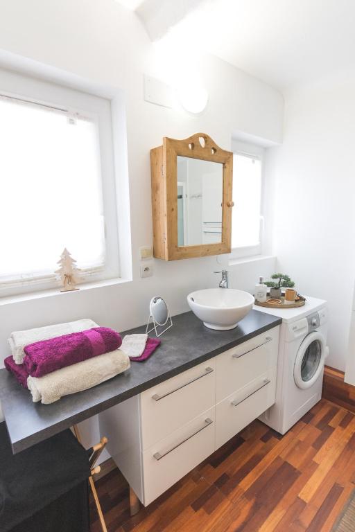 Fotografie z fotogalerie ubytování Résidence Campredon - Décoration typique - 25m2 de Terrasse aménagée plein sud avec vue panoramique - Internet - Jardin - Parking - Navette - Linge et Ménage en options payantes v destinaci Font-Romeu