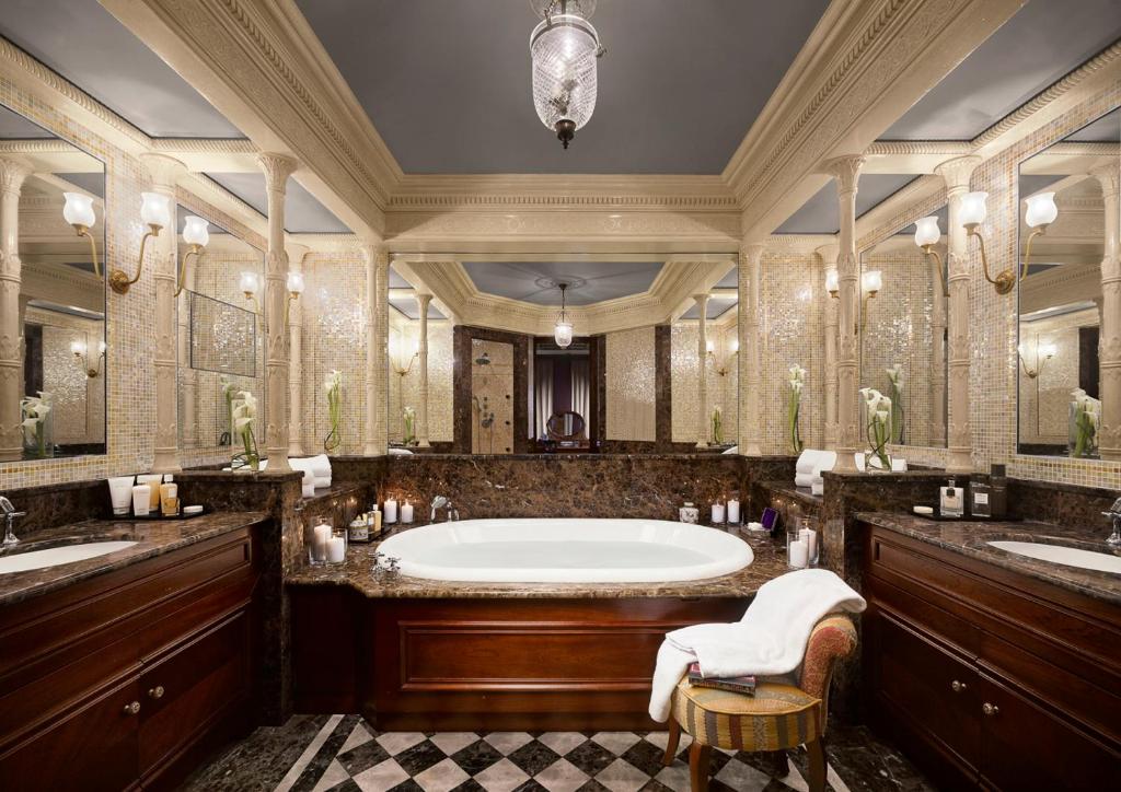 Koupelna v ubytování Hôtel Métropole Monte-Carlo