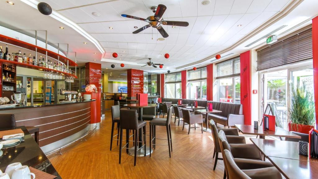 PhiLeRo Hotel Köln - Resim 3