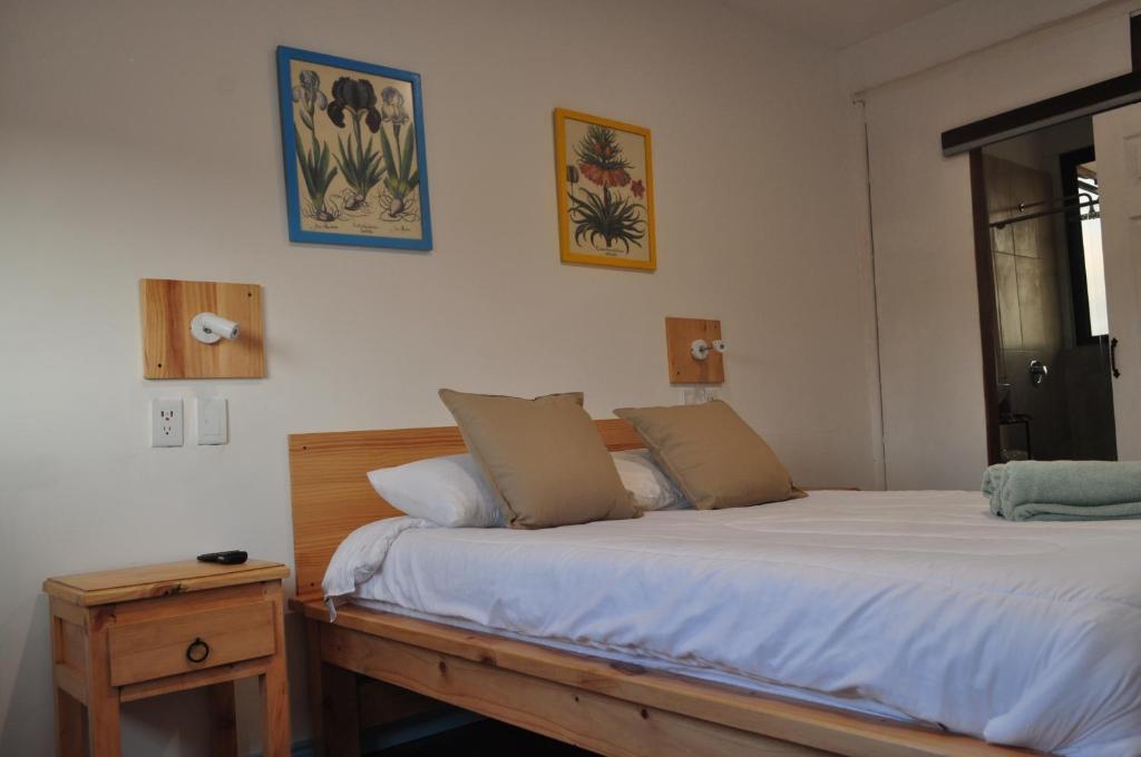 Letto o letti in una camera di Bidea Backpackers Hostel
