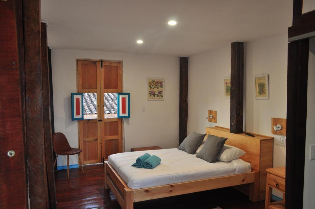 Letto o letti in una camera di Bidea Backpackers Hostel
