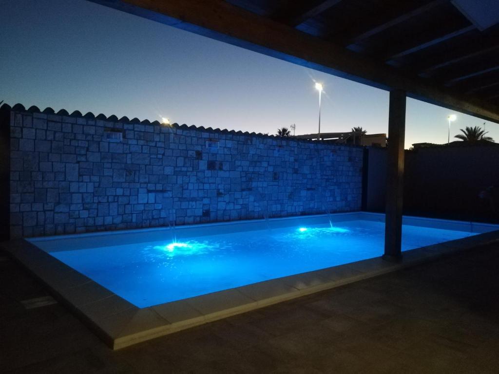 Bazén v ubytování B&b A Due Passi Dal Sole nebo v jeho okolí