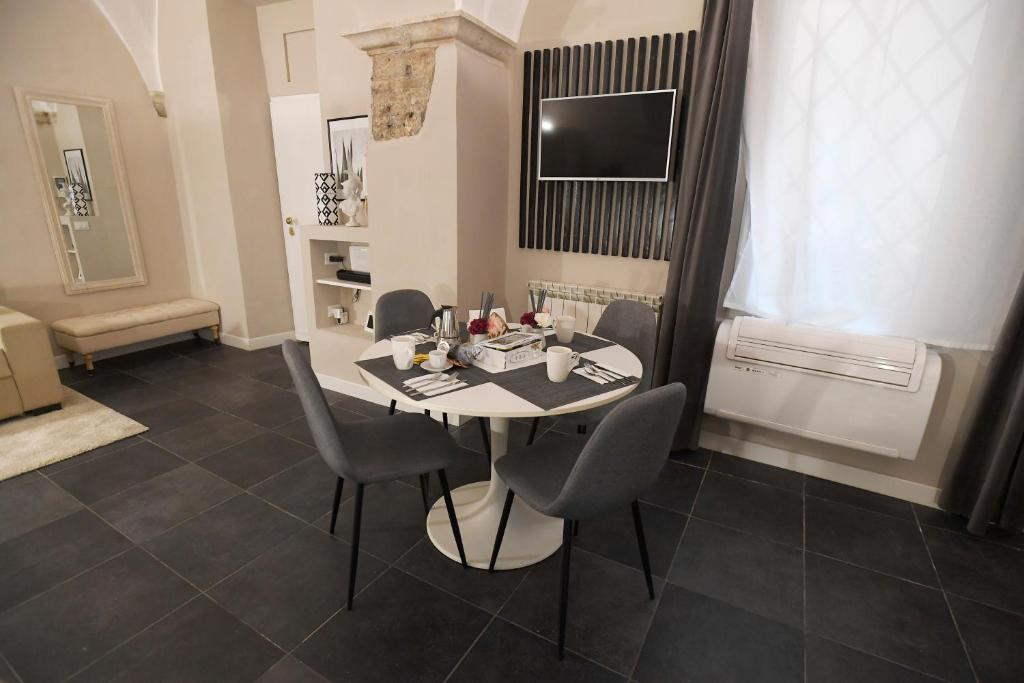 Posedenie v ubytovaní Suite 21 - Piazza Navona