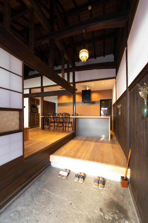Nihon Iro - Two-Bedroom House