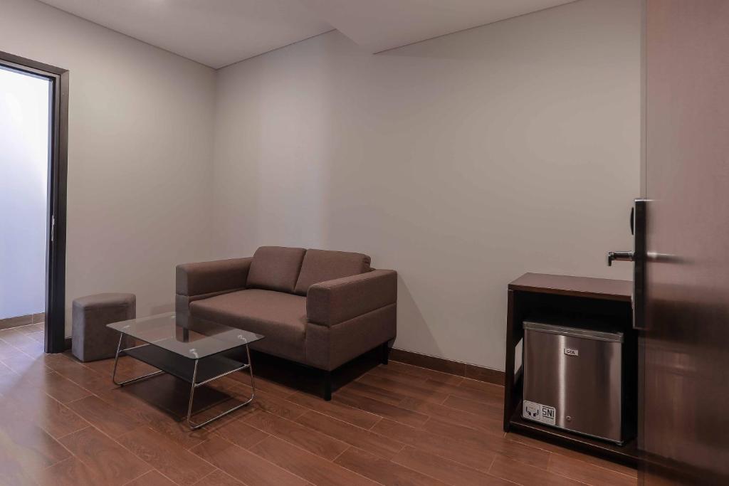 PrimeBiz Hotel Surabaya - Suite