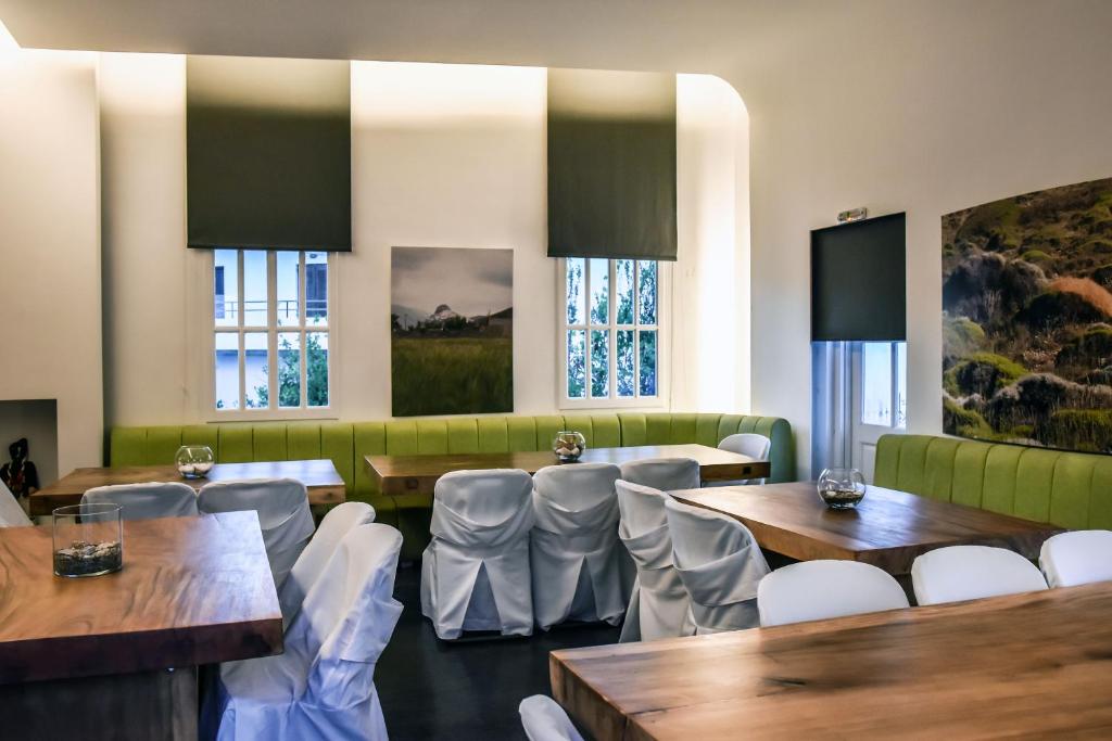 TV a/nebo společenská místnost v ubytování Hotel Nefeli