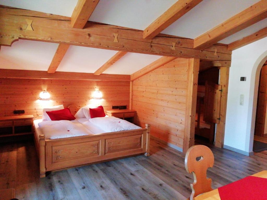 Posteľ alebo postele v izbe v ubytovaní Hotel Gut Kramerhof