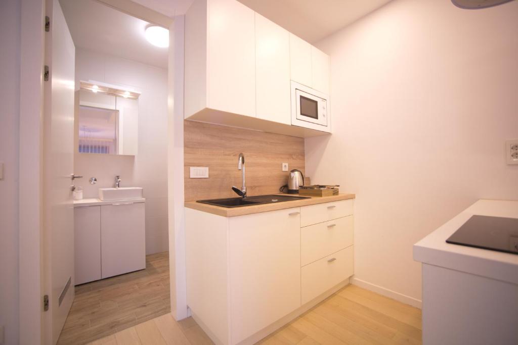 Kuchyň nebo kuchyňský kout v ubytování Marquise luxury design apartments | Zagreb best apartments