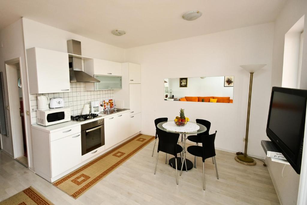 Apartments Villa Ana - 13