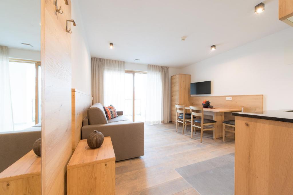 TV a/nebo společenská místnost v ubytování Residence Pitzinger