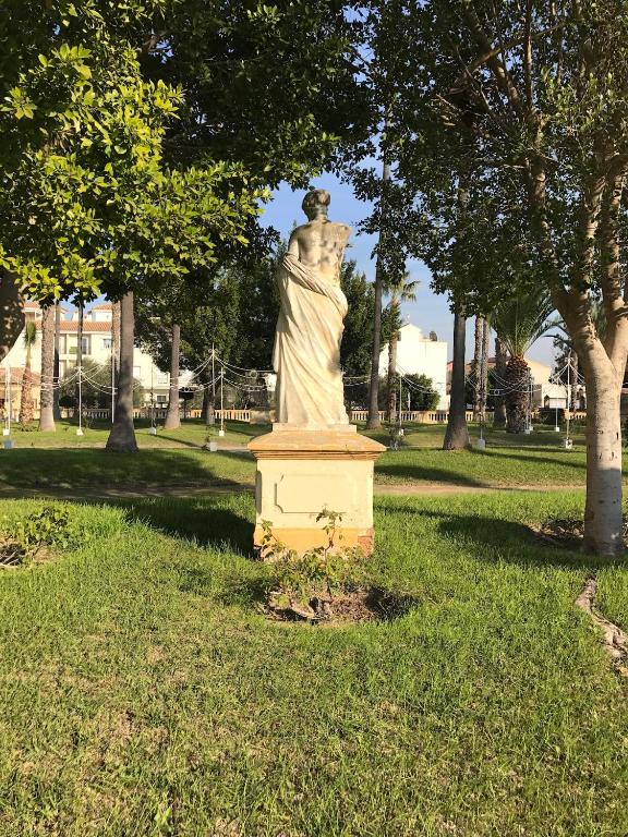 Vonkajšia záhrada v ubytovaní Residential jardín del pintor - la casa amarilla
