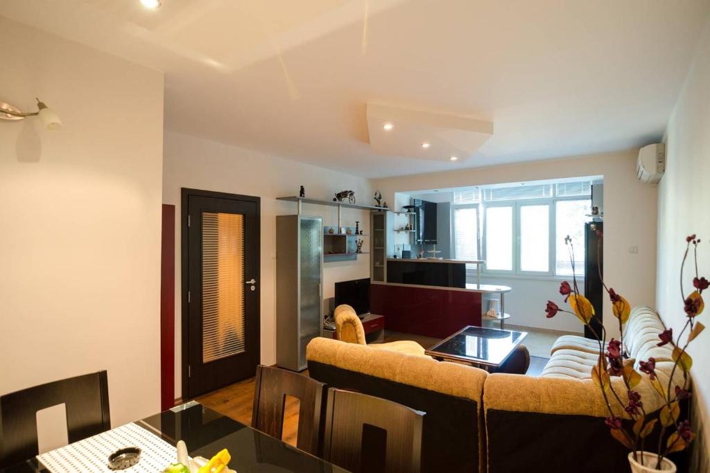 Comfy 2BR Apart in Kapana Creative District Top Center