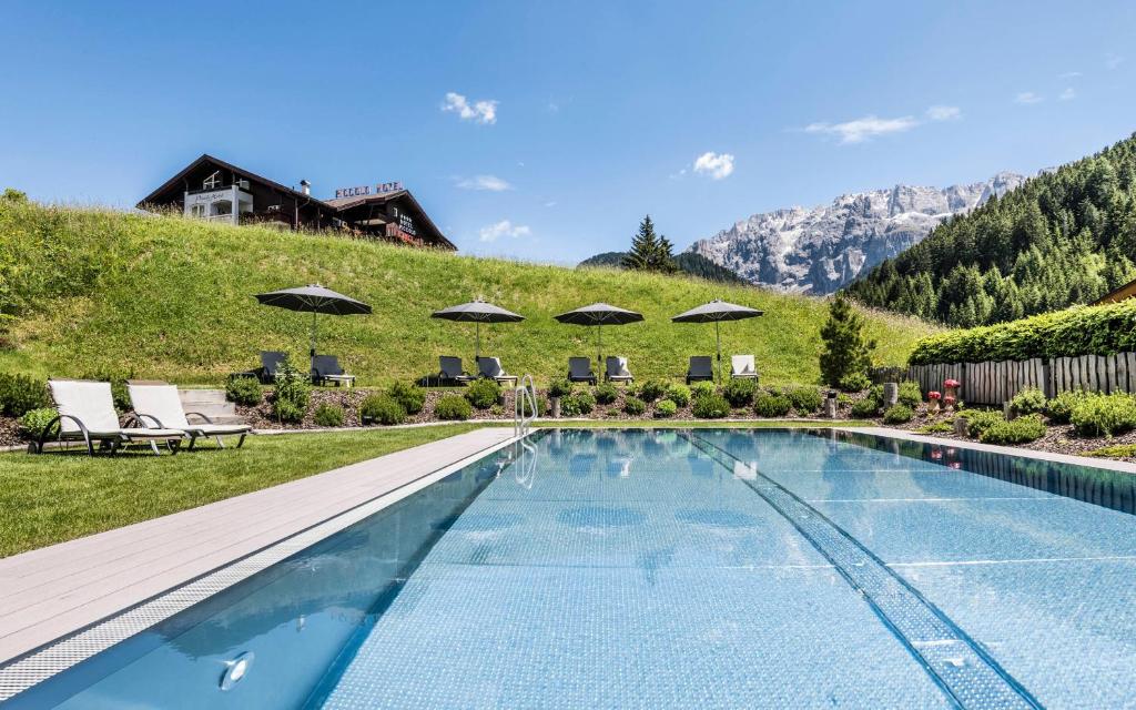 The swimming pool at or close to Hotel Portillo Dolomites 1966'